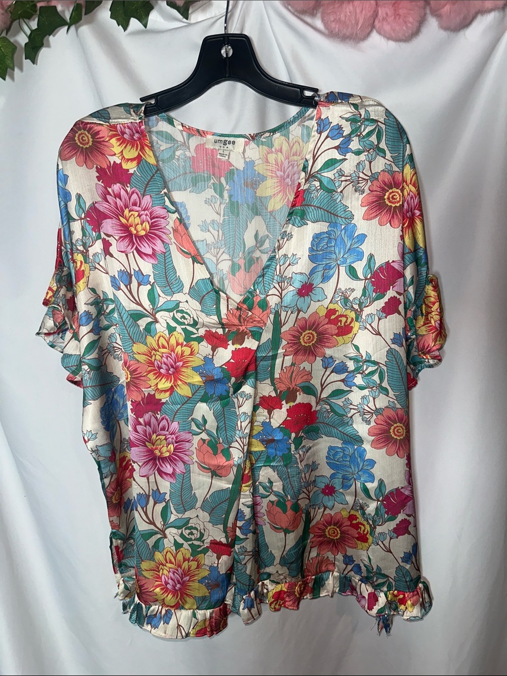 Umgee Floral V-Neck Blouse in Cream with Multicolor Blooms